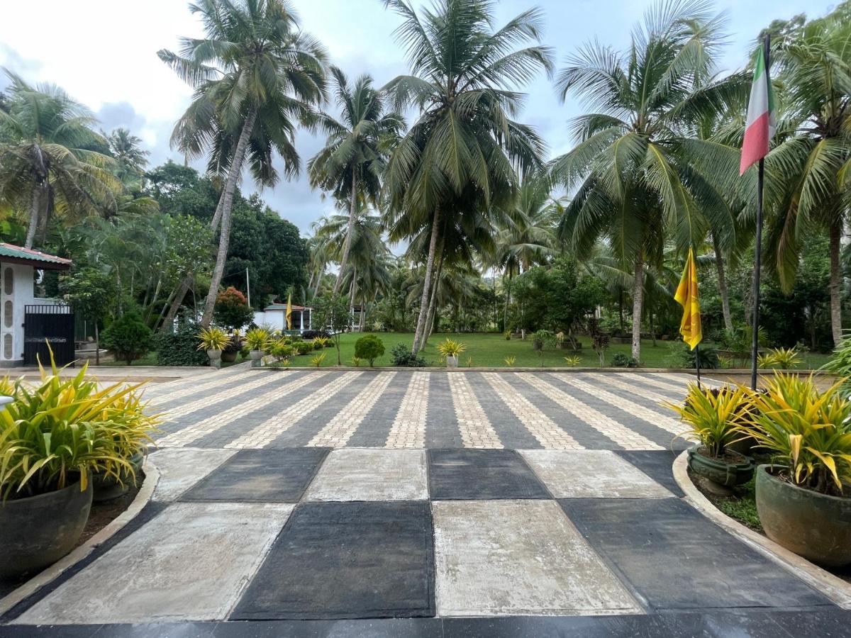 Hostel Why Not Mansion Habaraduwa Central Exterior foto